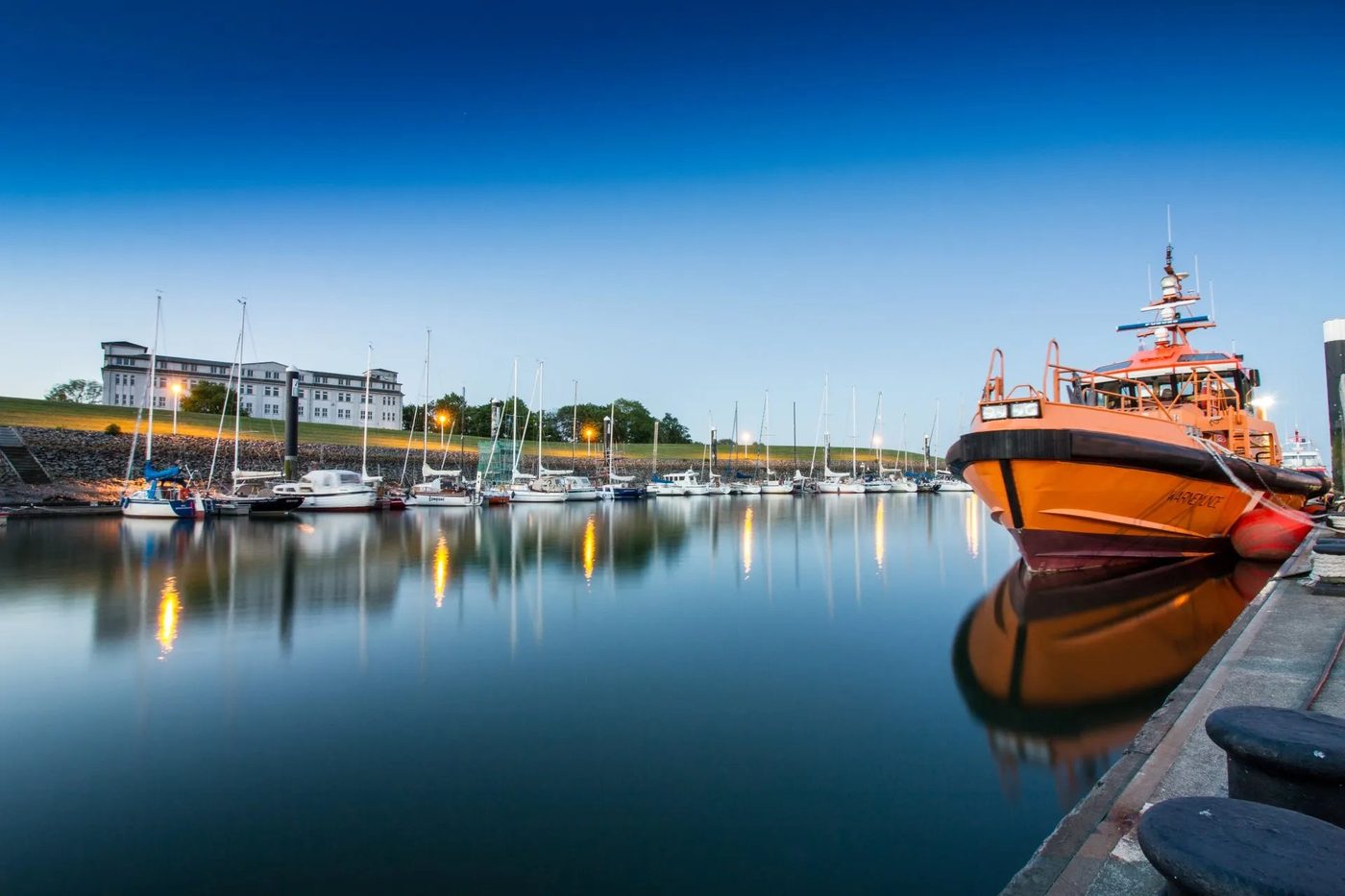 Wilhelmshaven · Hafen Blaue Stunde